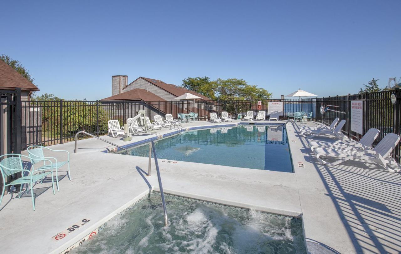 ג'יימסטאון Club Wyndham Newport Overlook מראה חיצוני תמונה